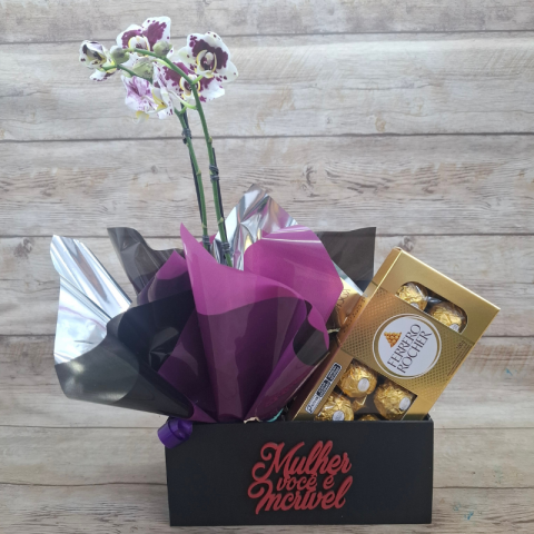 Mini Orquídea 2 Hastes Pote 9 "Cor variada" + Chocolate "Mulher você é incrível"